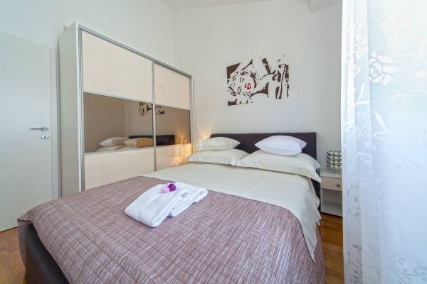 Hotel Madrugada Apartments (Stari Grad)